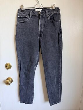 Abercrombie & Fitch Women’s The Mom High Rise Black Jeans Size 26/2